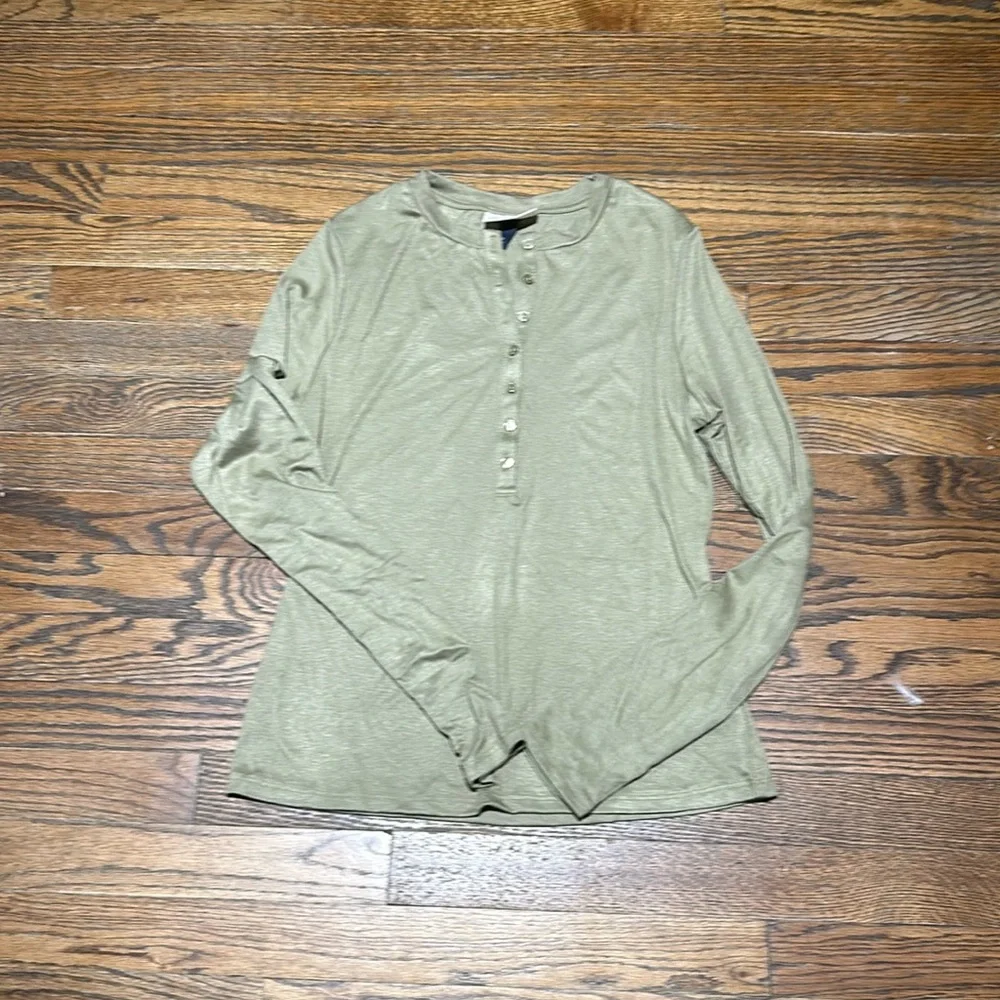 Olive button long sleeve - Picture 1 of 1